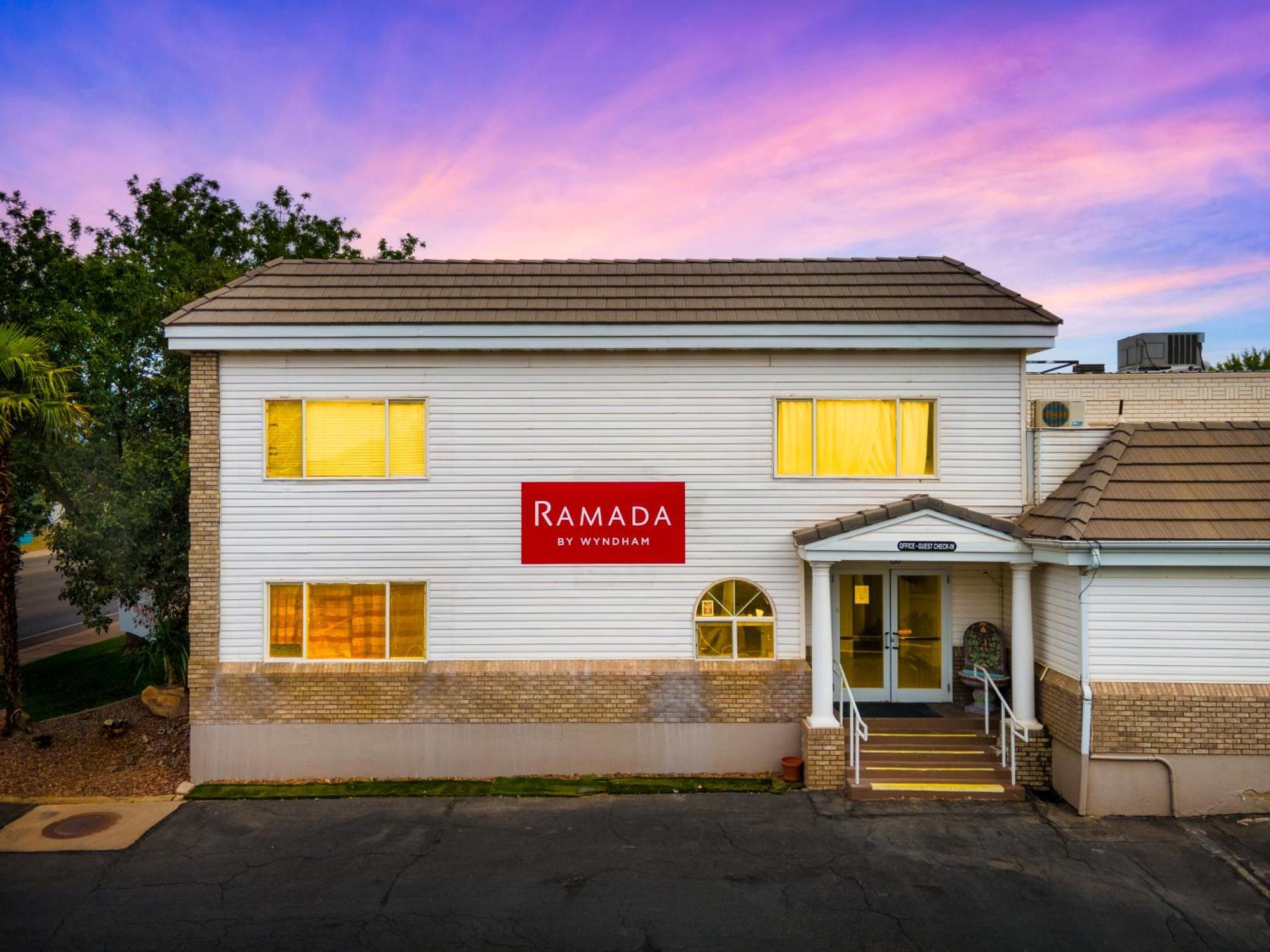 Ramada By Wyndham La Verkin Zion National Park Extérieur photo