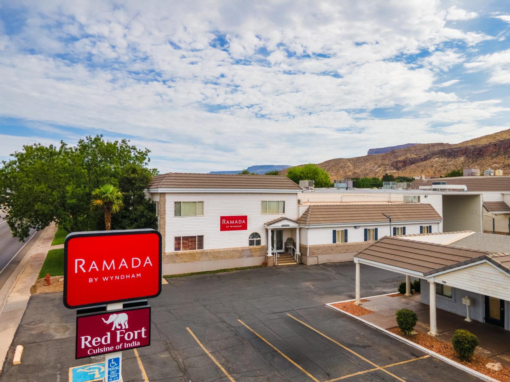 Ramada By Wyndham La Verkin Zion National Park Extérieur photo
