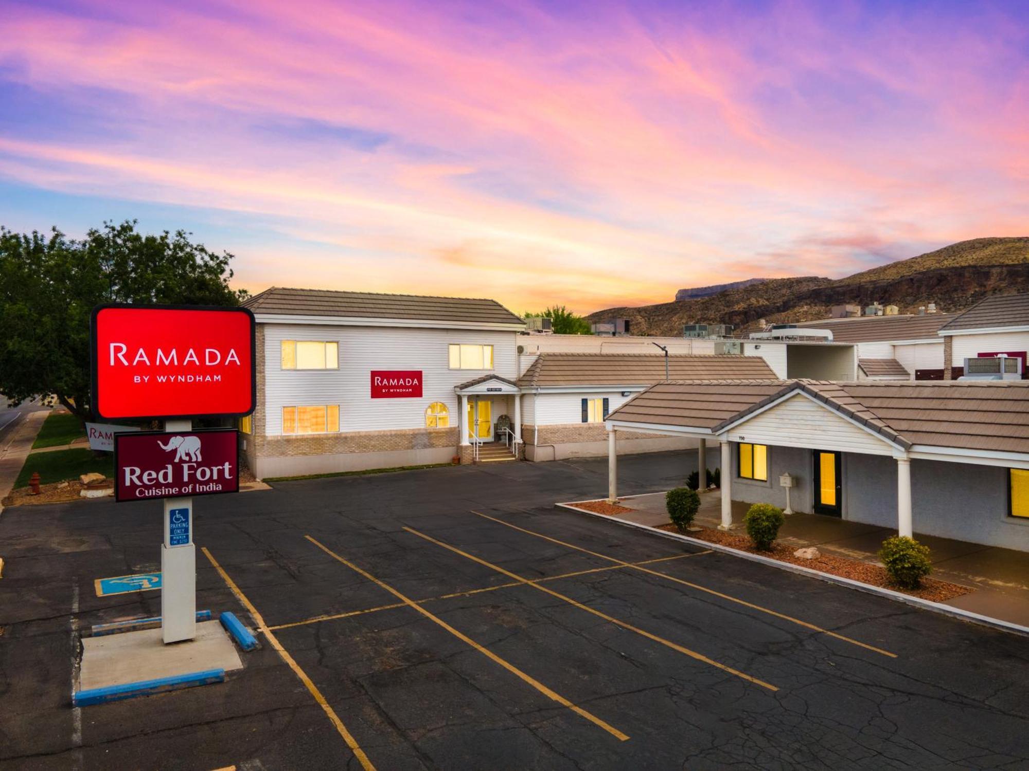 Ramada By Wyndham La Verkin Zion National Park Extérieur photo