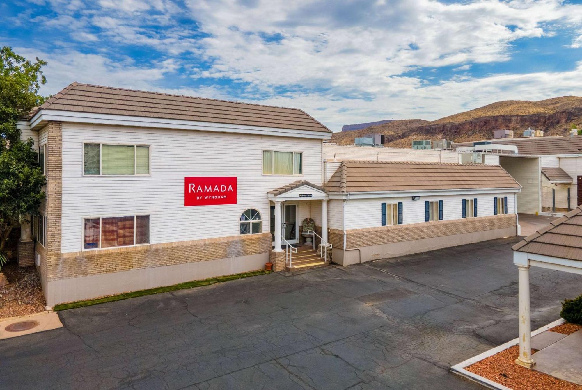 Ramada By Wyndham La Verkin Zion National Park Extérieur photo