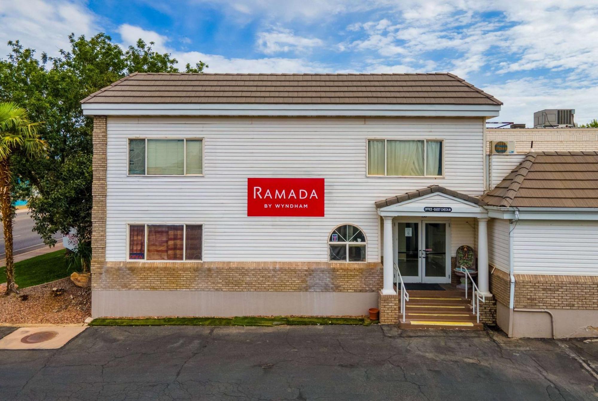Ramada By Wyndham La Verkin Zion National Park Extérieur photo